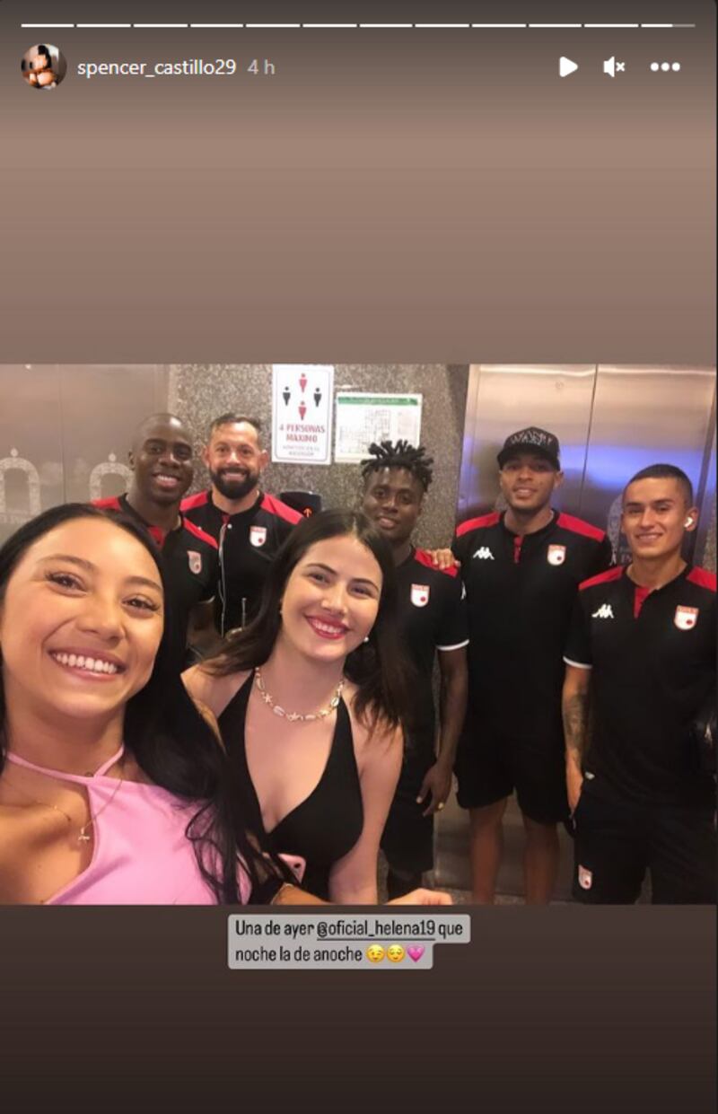 Wendy Castillo y la foto de la polémica con los jugadores de Santa Fe