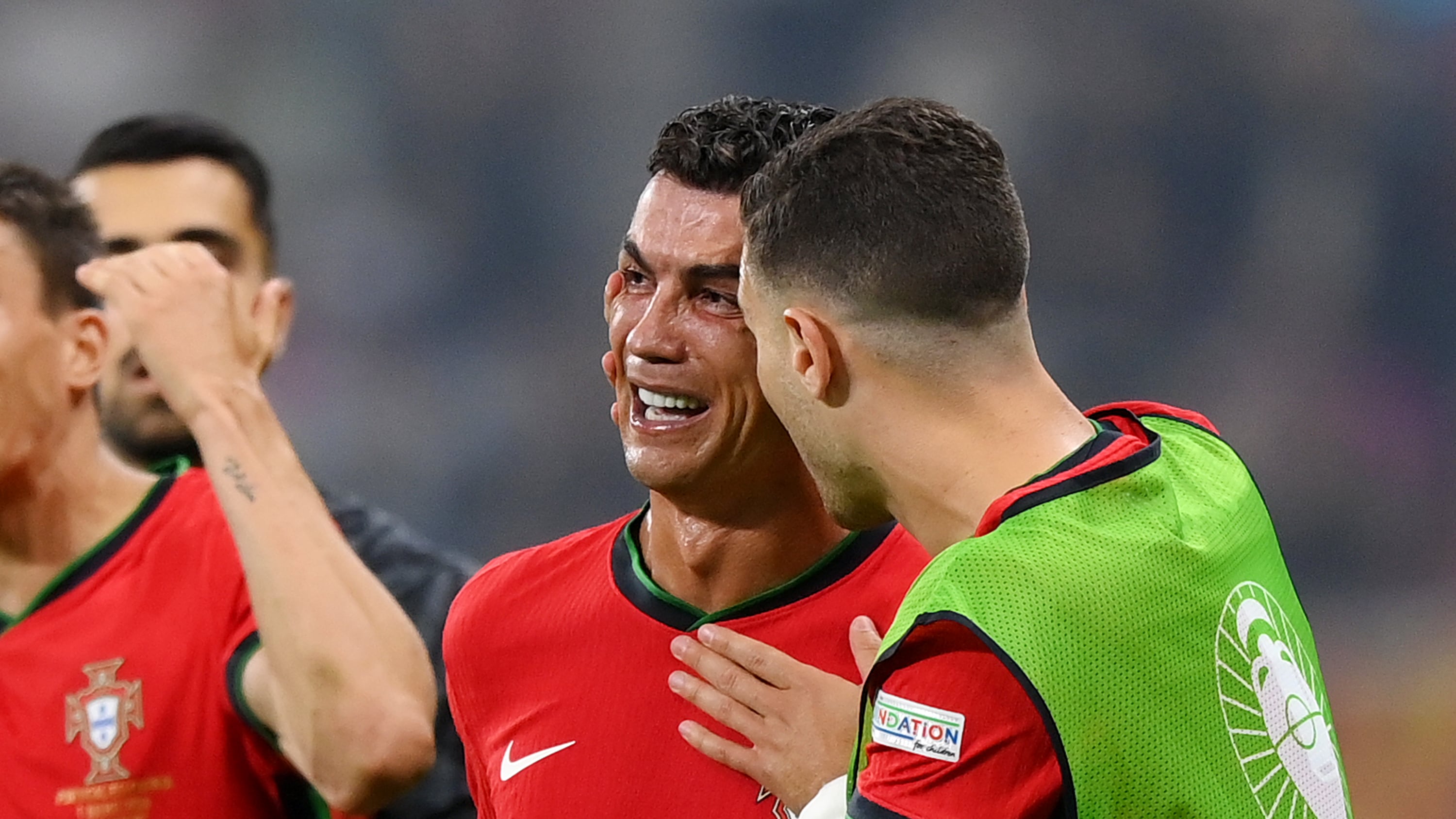Cristiano Ronaldo lloró desconsoladamente tras fallar un penal en Portugal vs Eslovenia